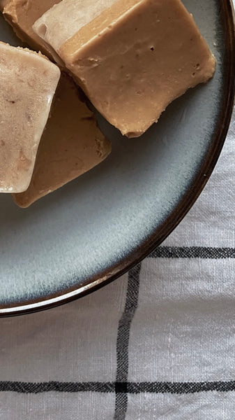 FANCY FOOD: CUBOTTI GELATO BANANA E BURRO D’ARACHIDI